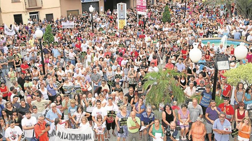 L’Alcora insta a Medio Ambiente a cerrar ya toda la planta de Reyval