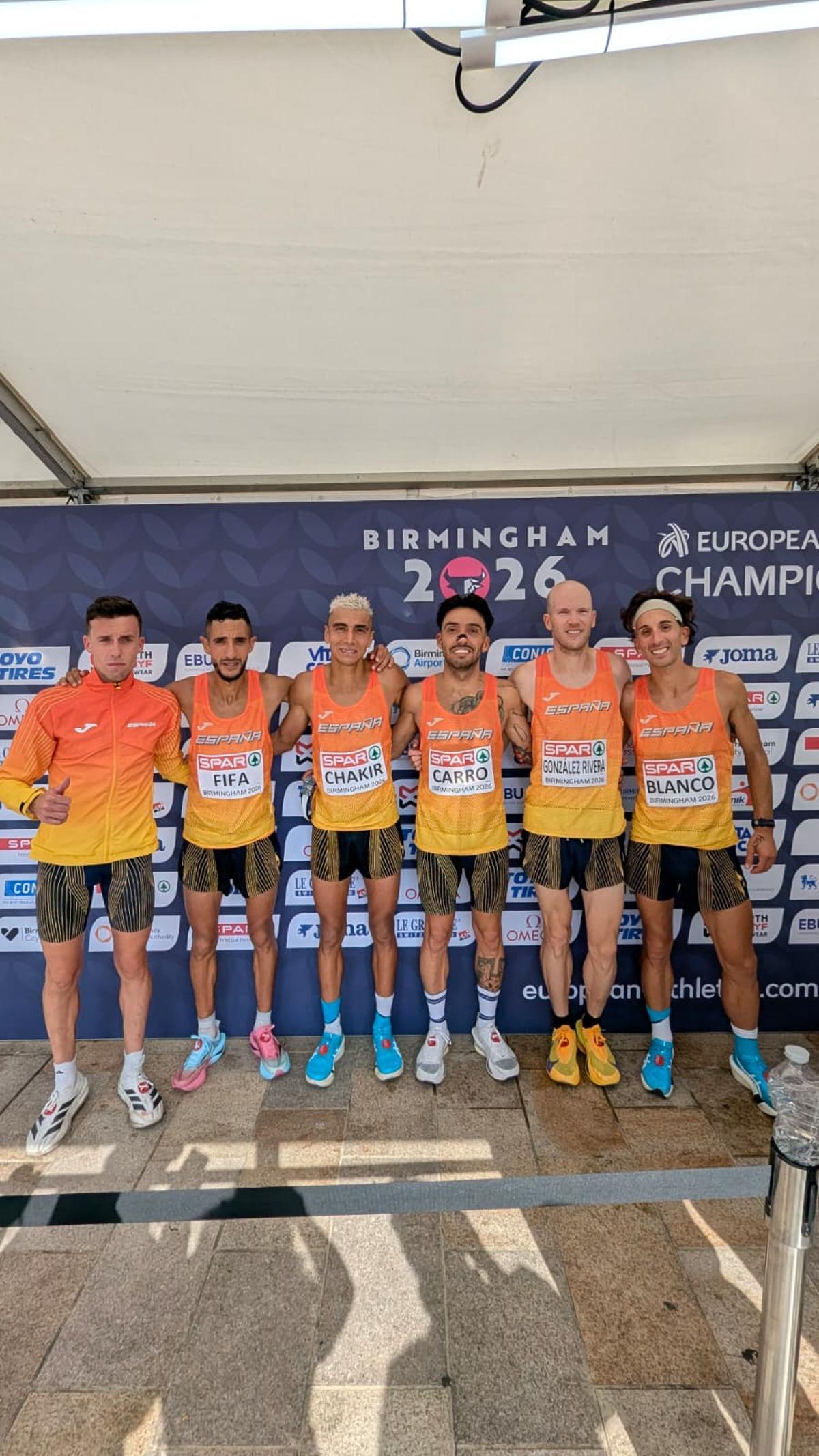 Equipo español de maratón masculino con Jorge González segundo por la derecha.