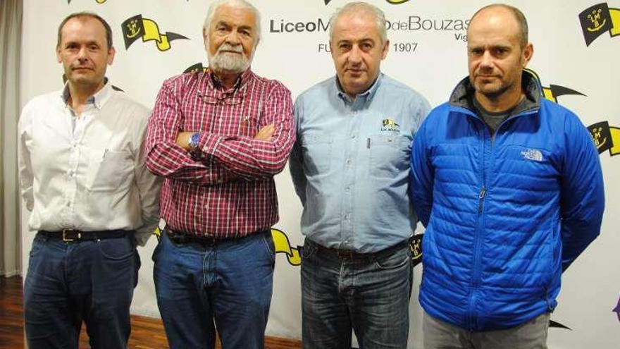 La nueva directiva: Alfonso Rodríguez, comodoro; José M. Martínez, presidente; José M. Veiga, vpte; y Javier Álvarez, tesorero.