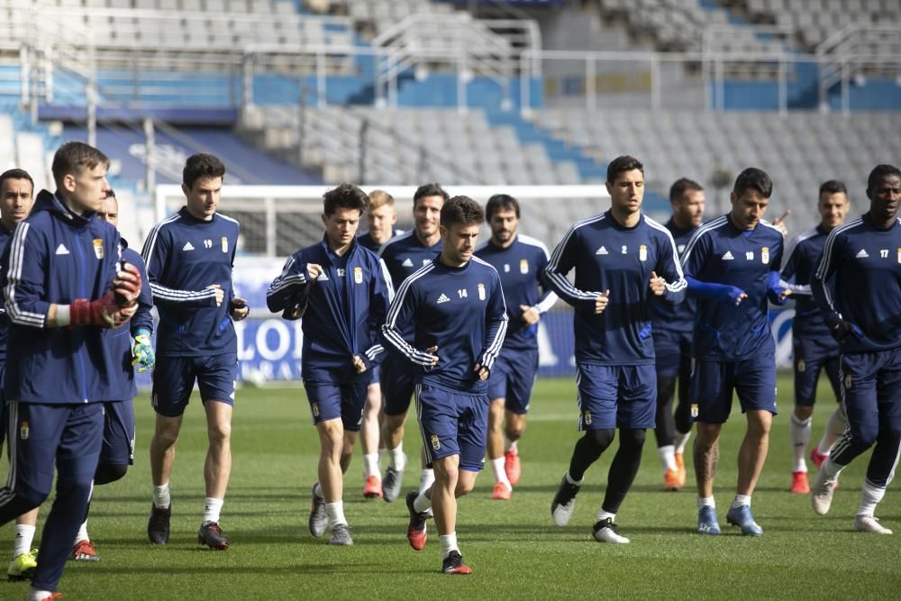 Entrenamiento del Real Oviedo de fútbol en el Carl