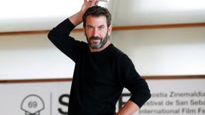 El actor Arturo Valls posa durante la presentación de las nuevas series de HBO Max dentro de la 69 Edición del Festival Internacional de Cine de San Sebastián, el pasado mes de septiembre. 