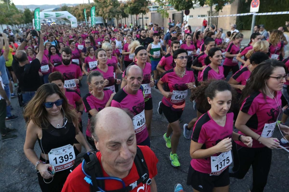 La marea rosa inunda las calles de Córdoba