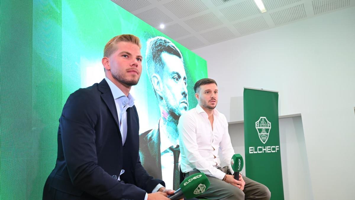 Pedro Schinocca y Martín Anselmi, en la presentación del técnico.