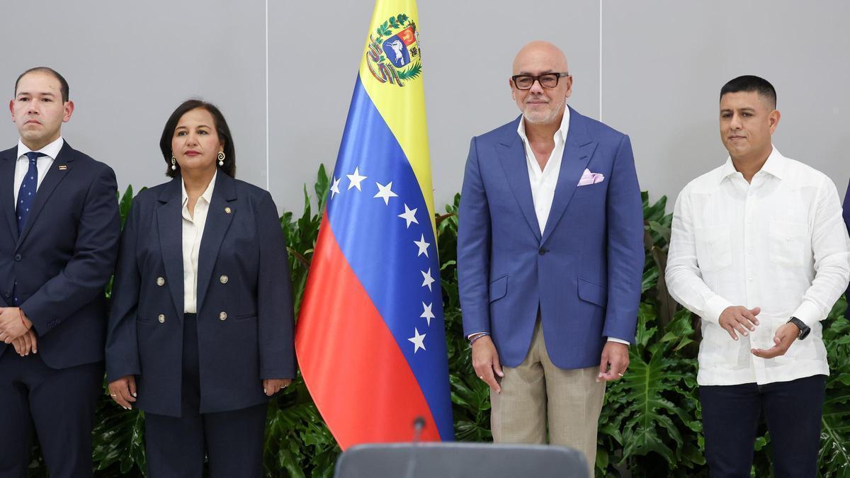 El Gobierno provisional y un sector de la oposición de Venezuela sientan las bases para negociar bajo la mirada de EEUU