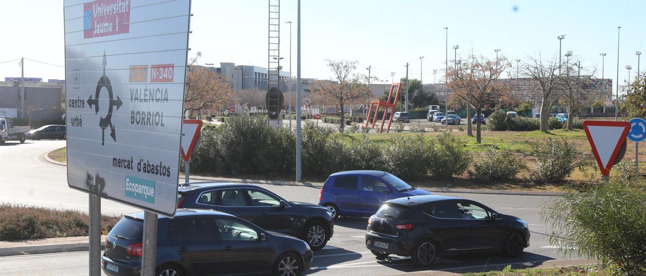 Imagen de la ronda a su llegada a la rotonda de la Silla.