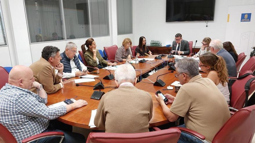 El PP reclama al Cabildo de Gran Canaria más recursos para combatir la pobreza y reforzar las ayudas a Cáritas y entidades sociales
