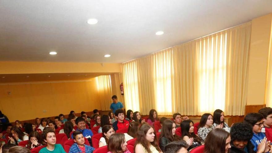 Acto literario en el IES de Salinas