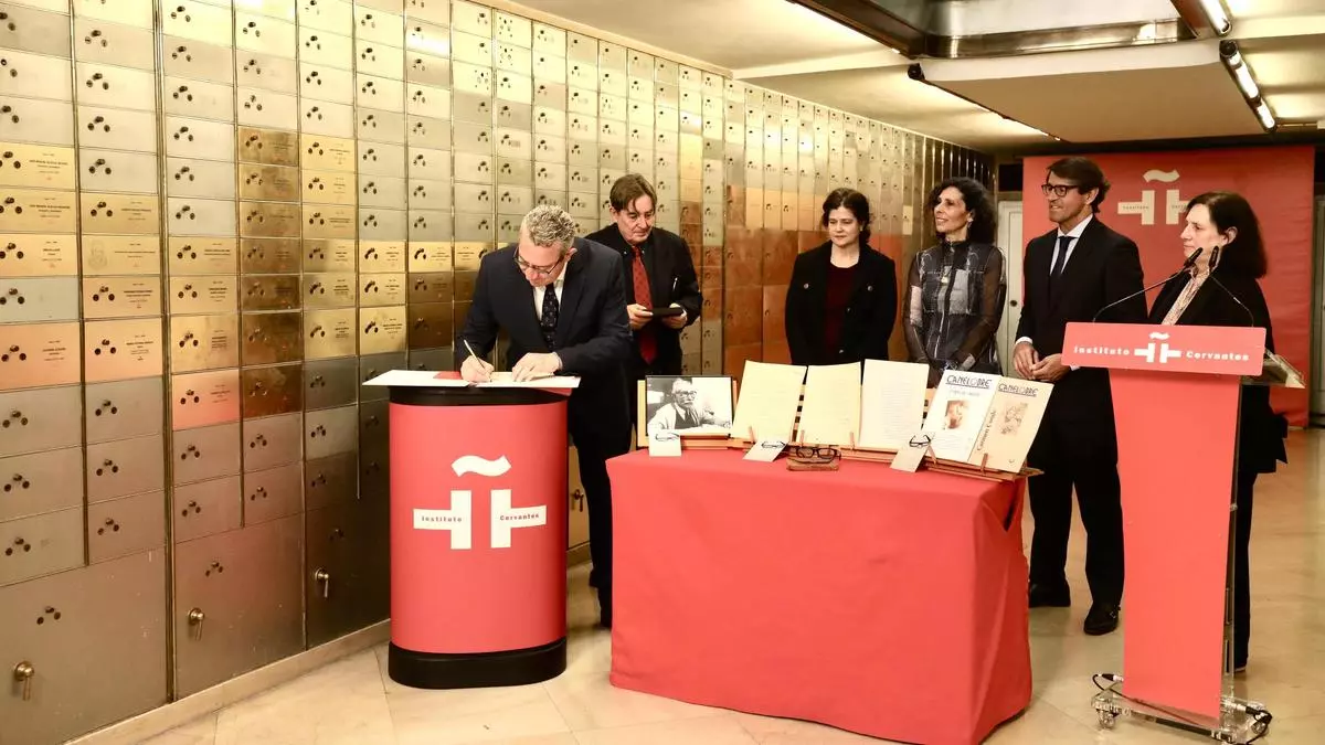 El legado de Juan Gil-Albert descansa en la Caja de las Letras