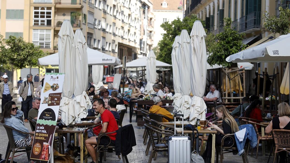 Turistas en un establecimiento del Centro de Málaga.