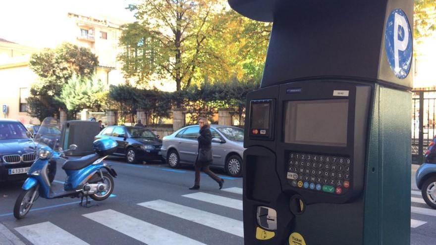 El nuevo modelo de parquímetro en una calle de la capital