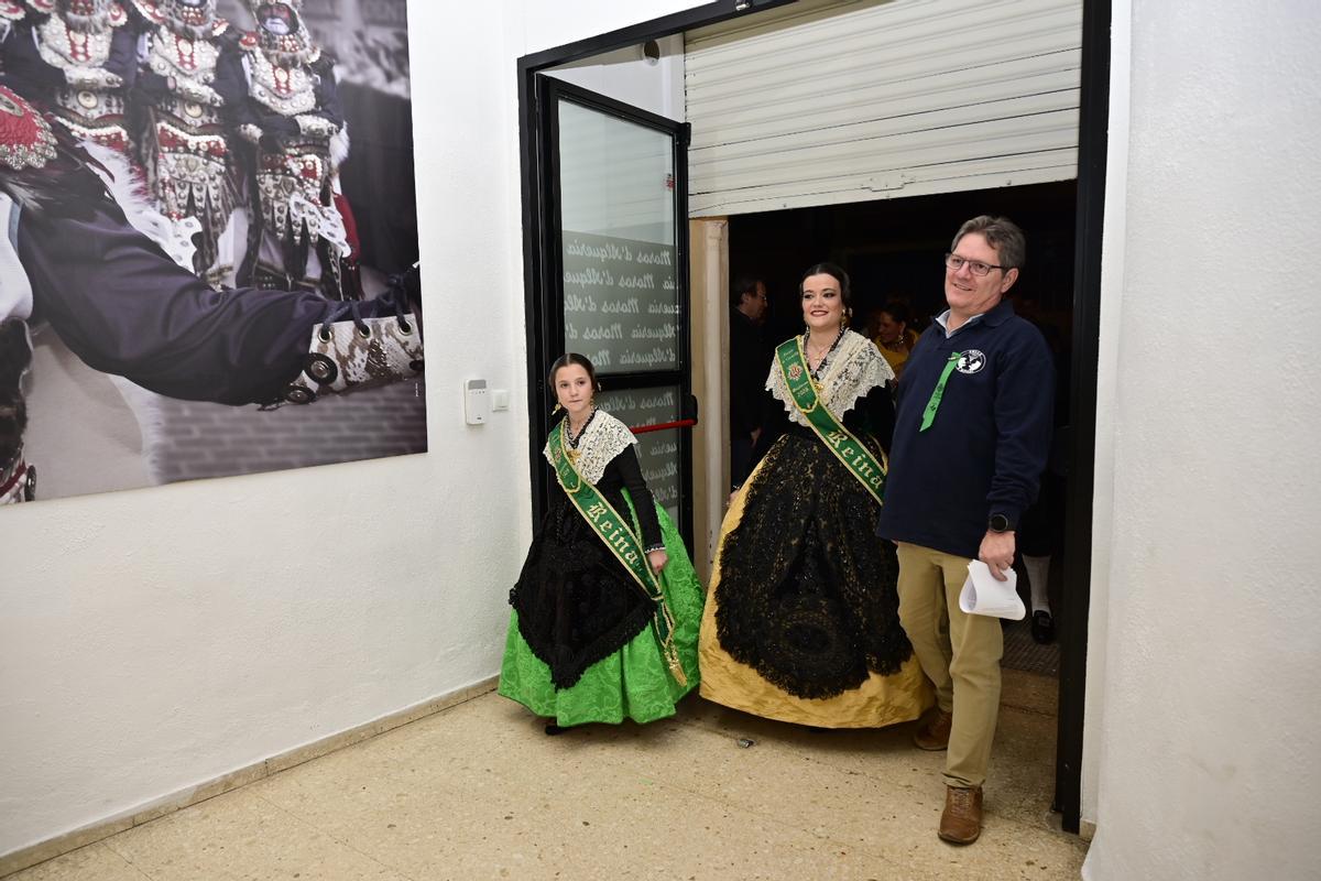 Entrega del Masclet d'Argent de la Colla a Mitges a la mejor mascletà de la Magdalena