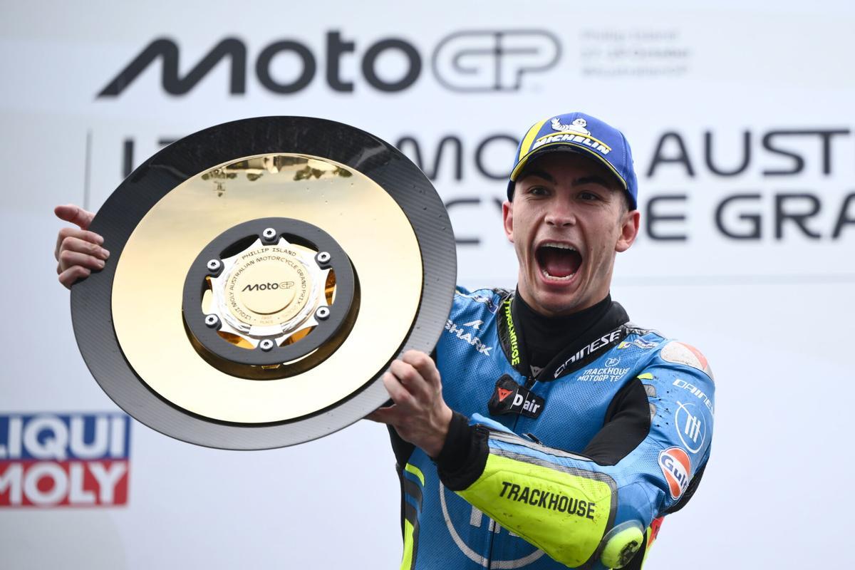 Raúl Fernández celebra su victoria