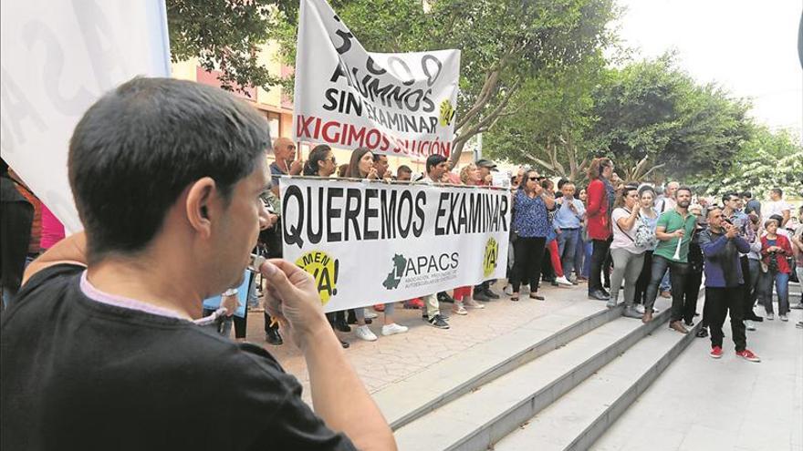 400 alumnos optan hoy al carnet de conducir con 27 examinadores