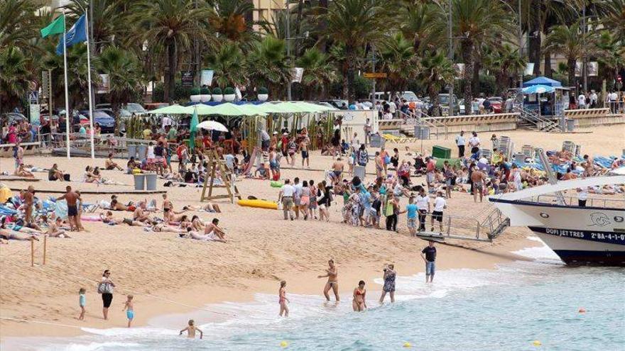 El sector turístico prevé un verano mejor con más viajeros españoles