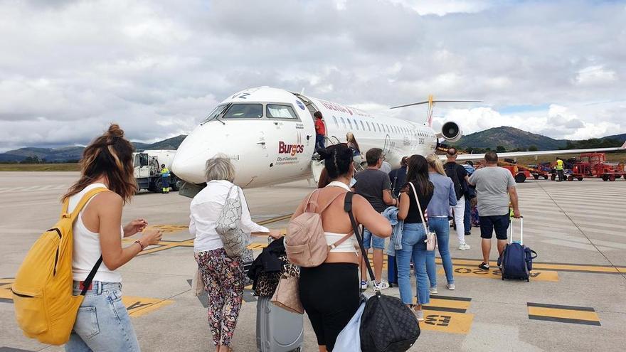 El aeropuerto de Vigo da el arreón estival con cuatro nuevas rutas