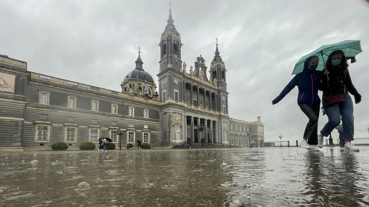 Una dotzena de províncies, en avís per vent aquest dilluns pel pas de l’‘Evelyn’