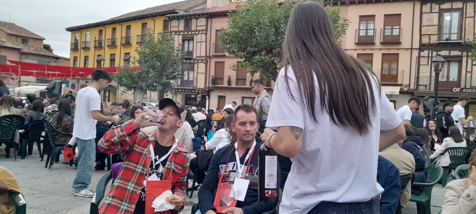 GALERÍA | La cata popular de la Fiesta de la Vendimia de Toro desafía a la lluvia