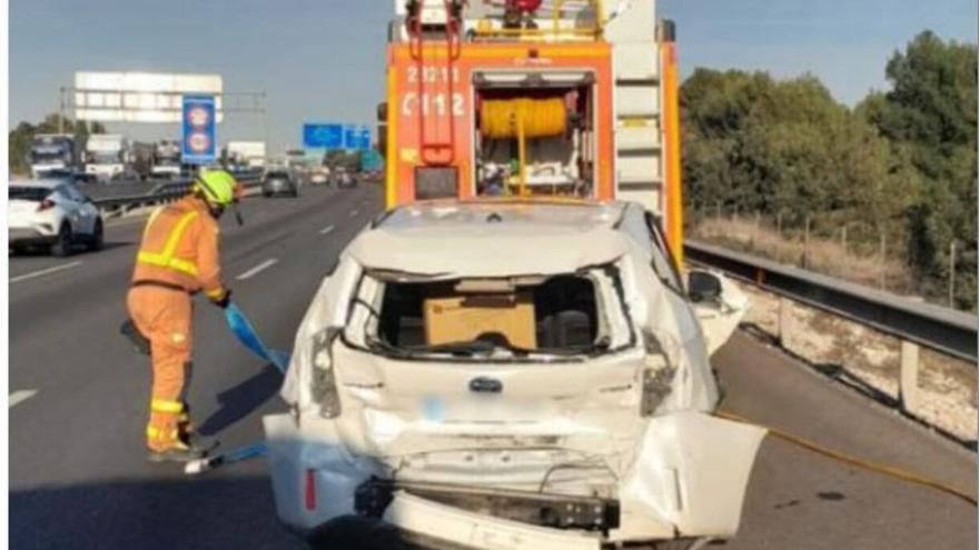 Brutal choque de tres camiones y un turismo en Paterna