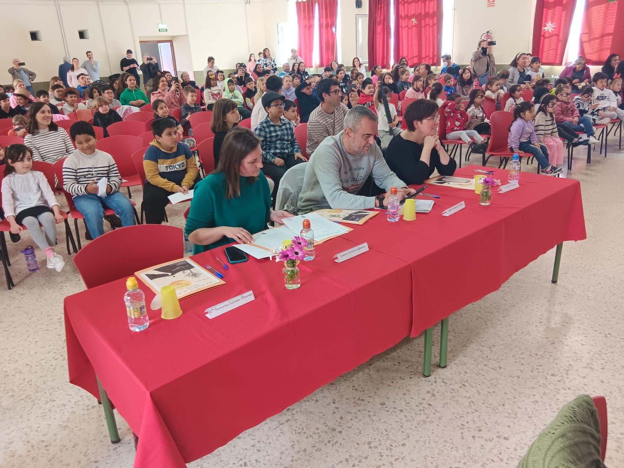 El certamen de poesía del colegio Los Campos, en imágenes