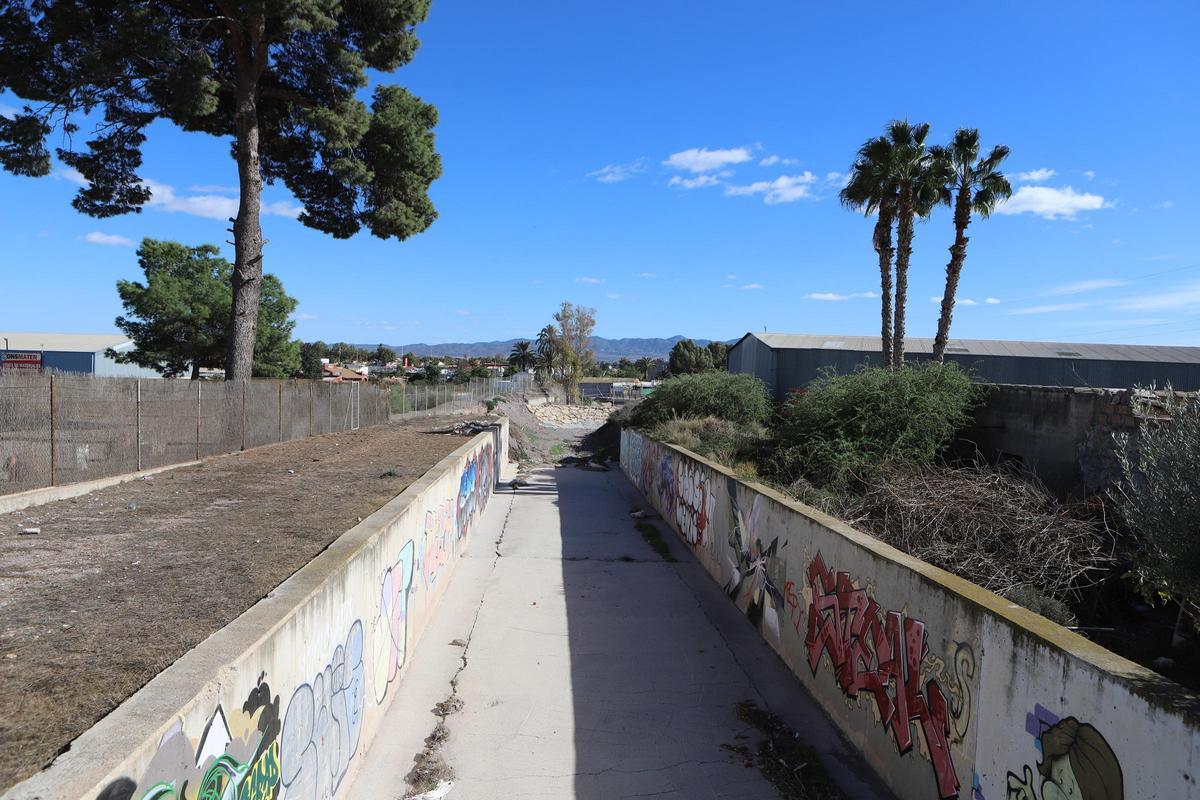 Punto de desvío de la conocida como rambla de 'Las Señoritas'.