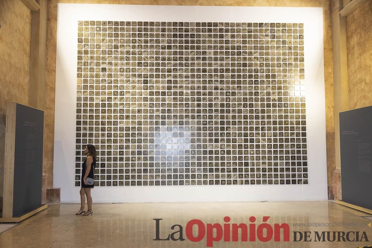 Así es la exposición 'Los Asomados' de Lidó Rico, que llega a Caravaca en su Año Jubilar
