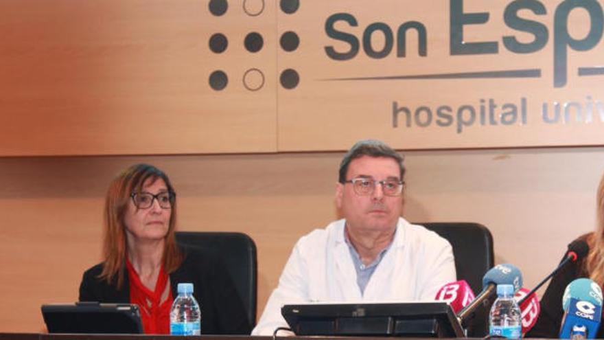 El doctor Javier Murillas, Maria AntÃ²nia Font, Jordi Reina y la consellera Patricia GÃ³mez.