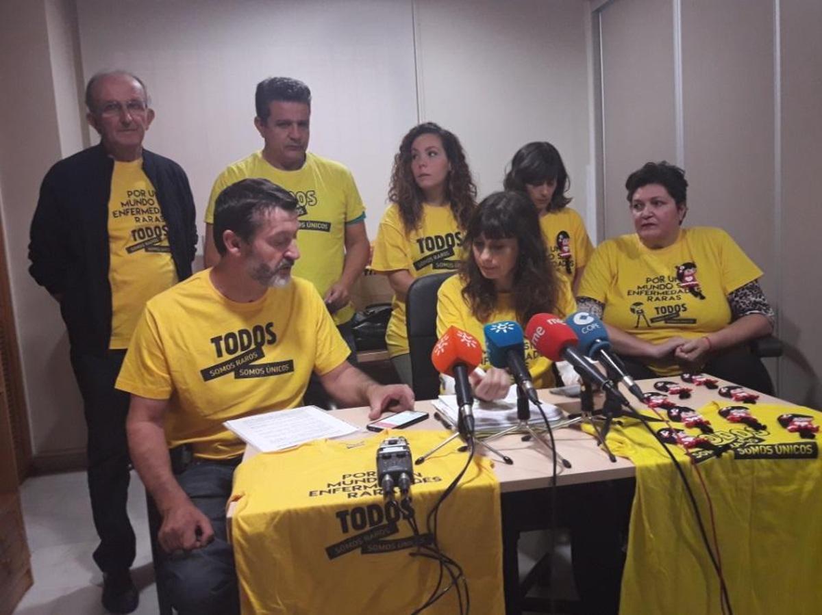 El Defensor del Pueblo andaluz investigará el "desahucio sanitario" de las personas con enfermedades raras