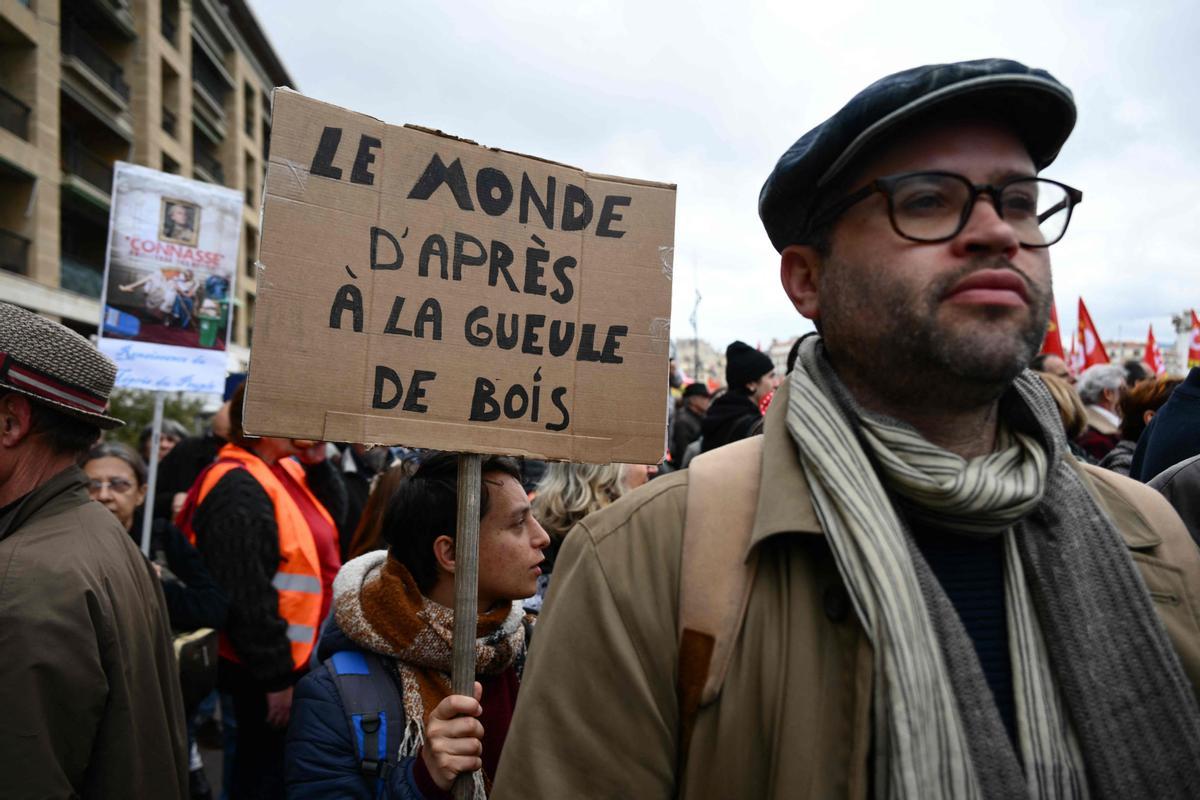 Novena jornada de paros y protestas en Francia por la controvertida reforma de las pensiones de Macron