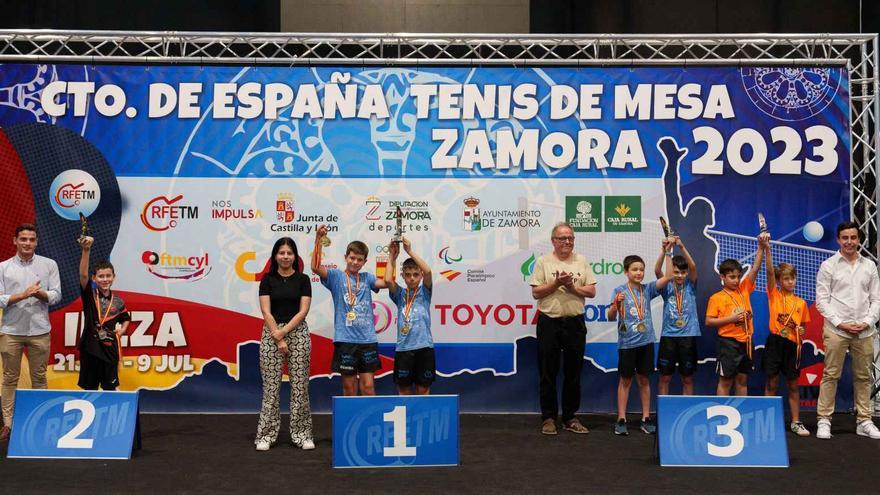 Tenis de Mesa en Zamora | El CTT Cambrils A y el Oroso TM Malov TM se alzan con el título nacional benjamín por equipos