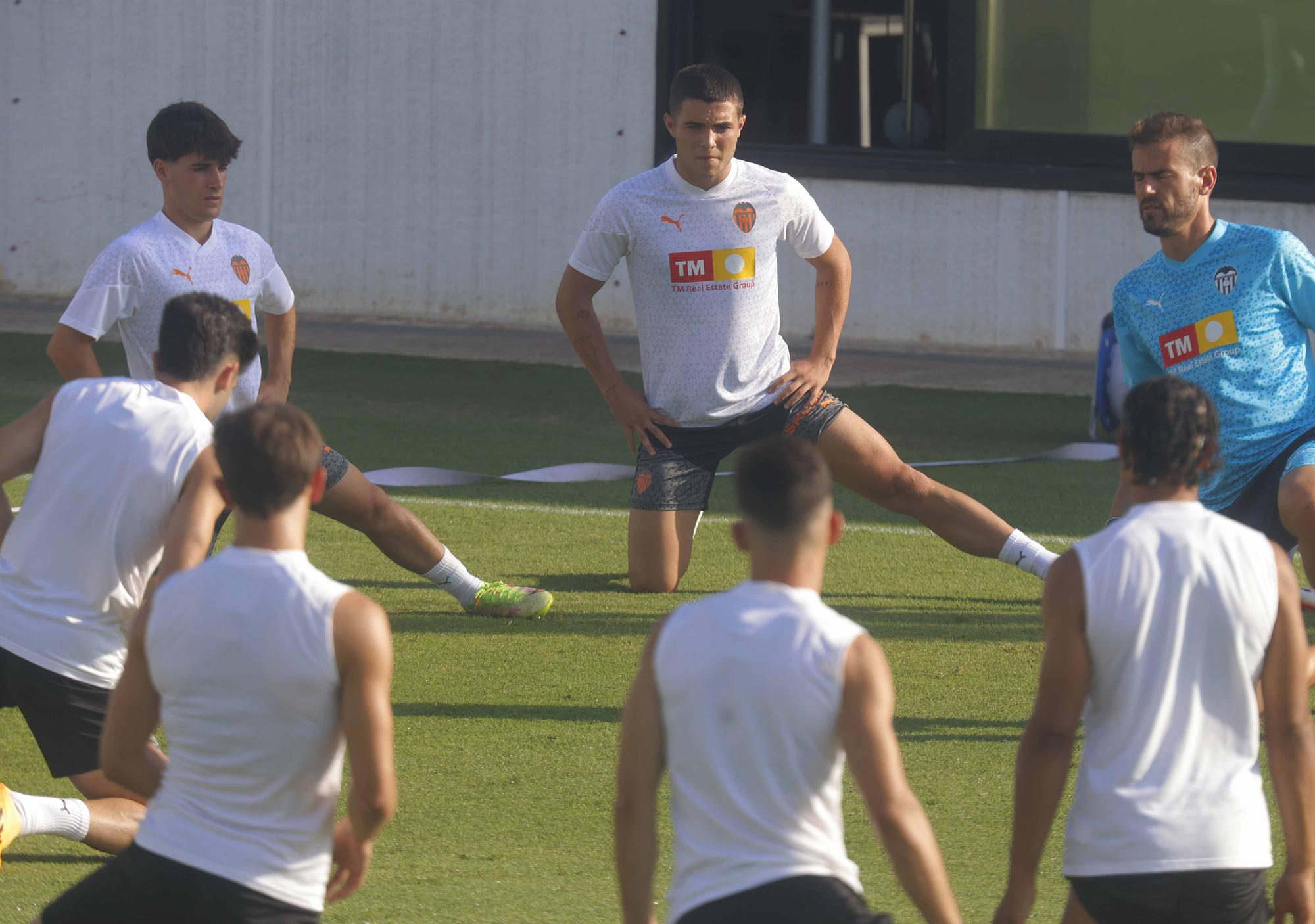 Primer entrenamiento del Valencia abierto a medios de comunicación