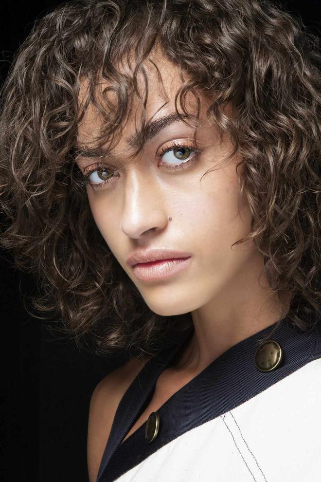 La top Alana Arrington es fan de los curly bangs