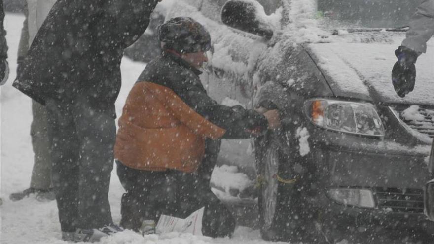 Siete carreteras de Huesca y una de Teruel, con cadenas por nieve