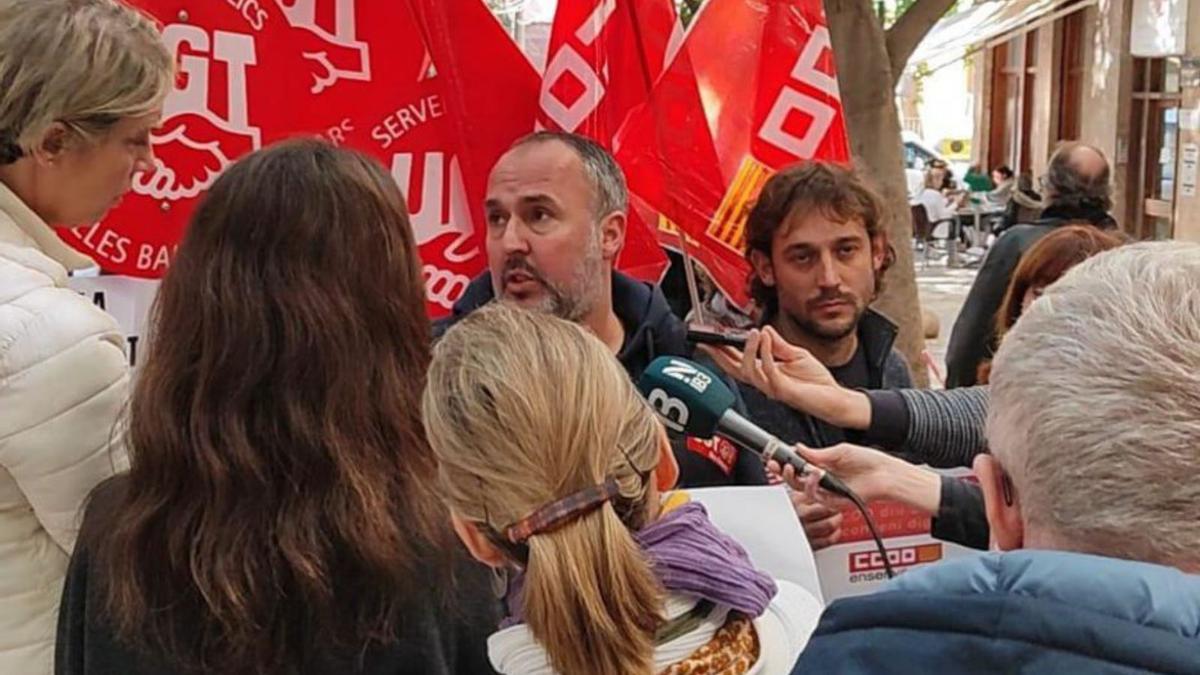 Los sindicatos hablando de sus reivindicaciones.