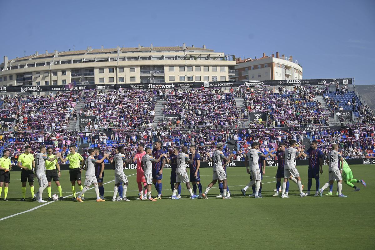 Eldense-Castellón: El Eldense sale malherido del vendaval (2-3)