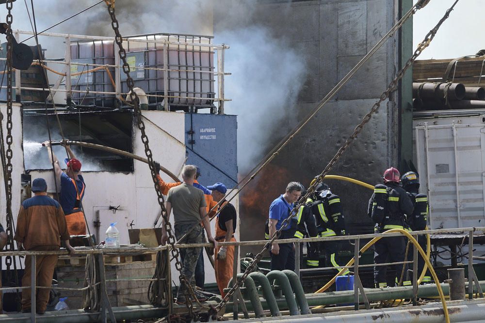 Incendio de un pesquero ruso en el Puerto