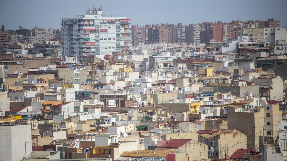 Una vista de la ciudad de Alicante, una de las que se consideraría tensionada con los criterios de la nueva Ley de Vivienda.