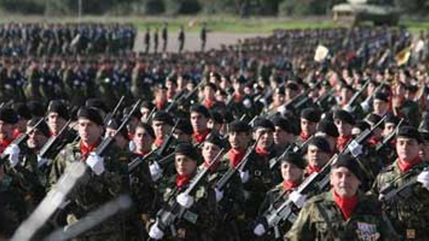 Defensa prevé destinar 1.000 militares más a Extremadura