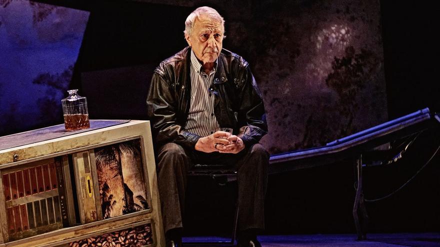 El actor avilesino que dejó su carrera y se fue a probar suerte en el teatro en Madrid... ¡Y allí sigue 53 años después!