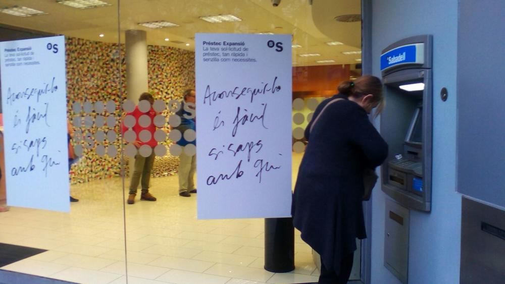 La crida a retirar diners dels bancs, a Manresa