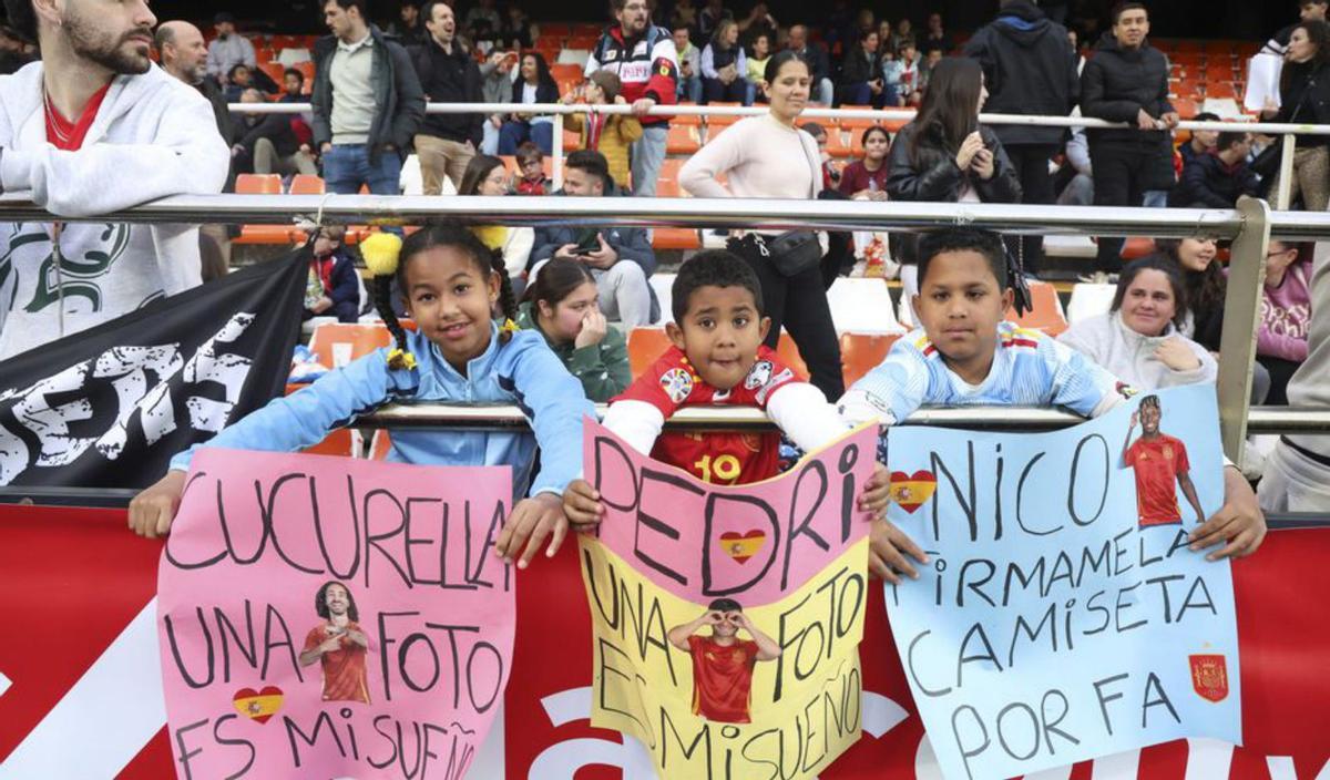 Mestalla vibra con La Roja