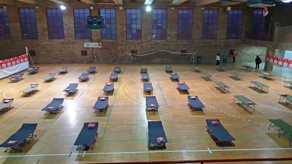 El pabellón dispondrá 38 camas además de una zona de comedores y otra de higiene para atender a las personas sin hogar durante el estado de alarma. // Marta G. Brea