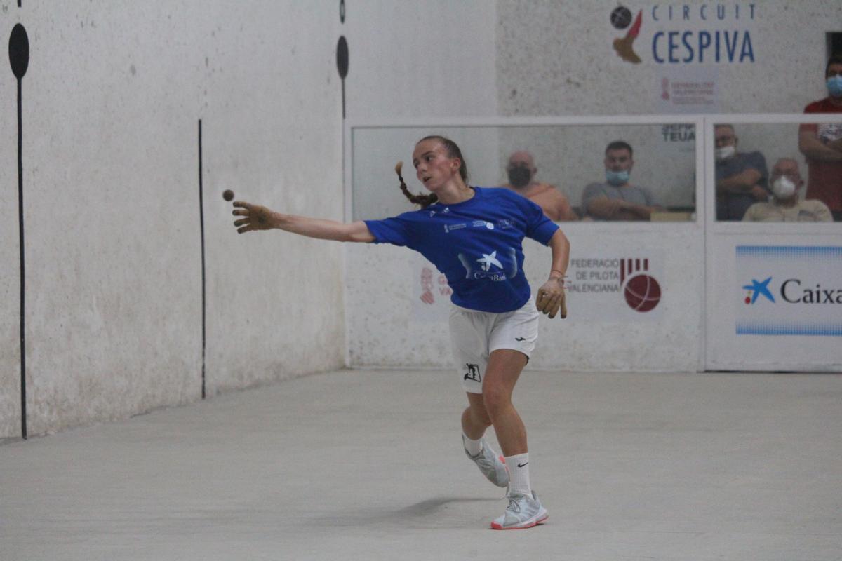 Irene del CPV Borbotó va aconseguir el seu bitllet per a les semifinals, en derrotar a Amparo del CPV Borbotó