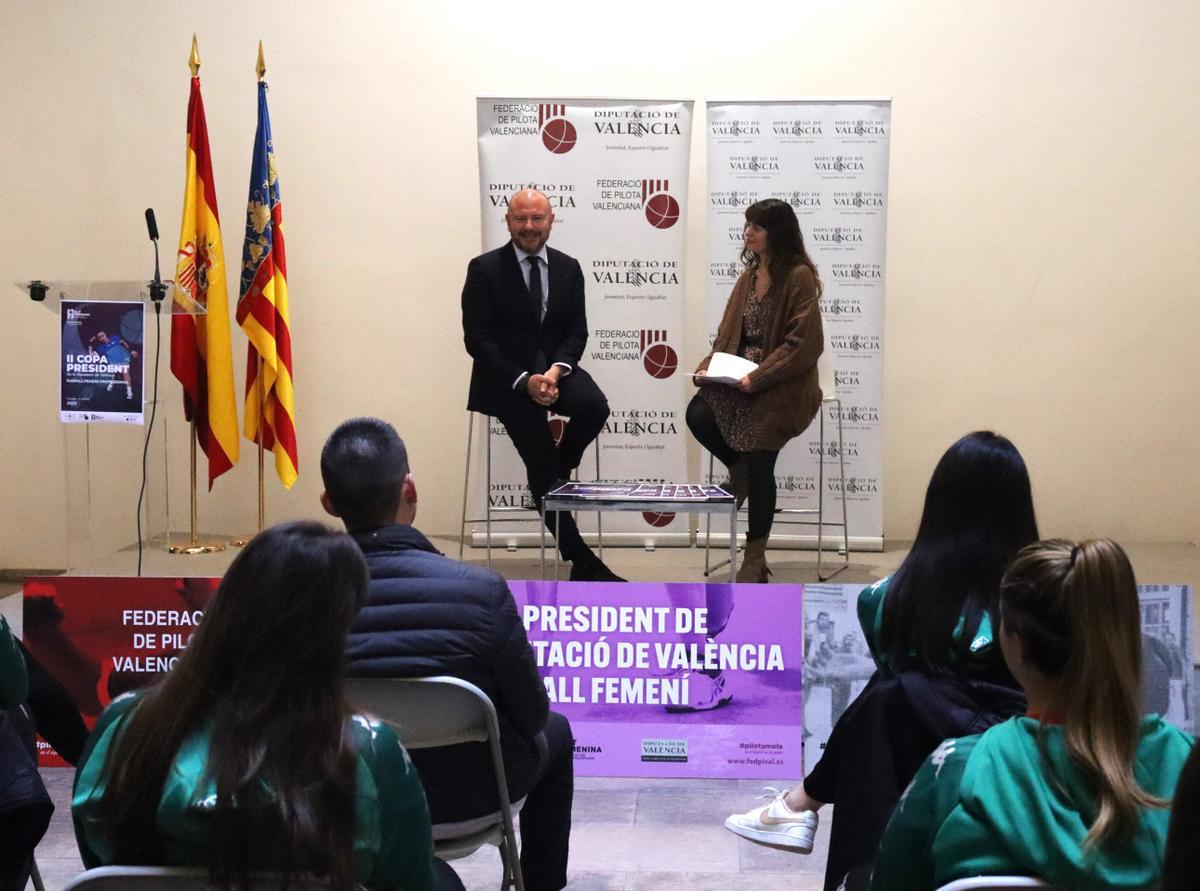 Toni Gaspar i Susana Serrano, durant la presentació.