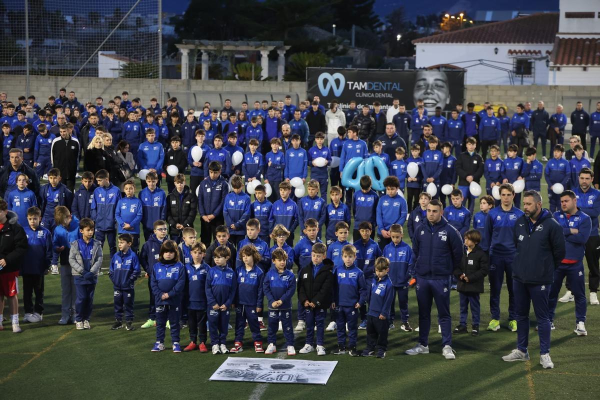 Dolor en el estadio de Sueca por el fallecimiento de un compañero y amigo Dolor en el estadio de Sueca por el fallecimiento de un compañero y amigo