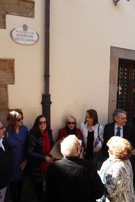 Plazoleta en Gijón con el nombre de Agustín Antuña