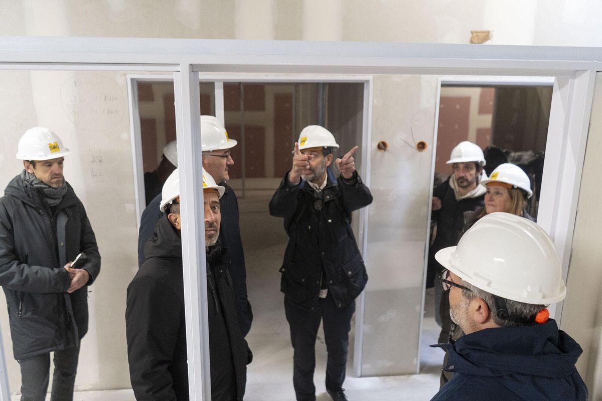 MANRESA , OBRES FUB . CLINICA ODONTOLOGICA . VISITA D'OBRES