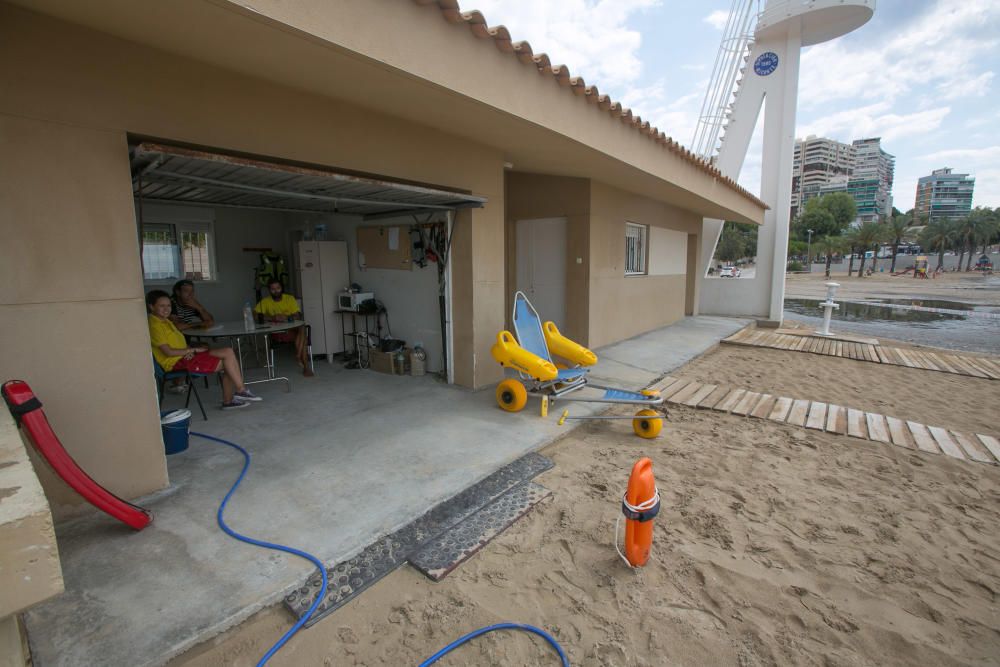 Daños en la playa de la Albufereta