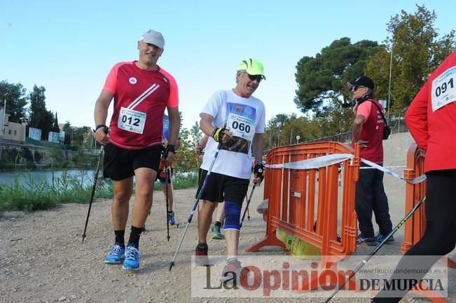 Marcha Nórdica en la mota del río Segura