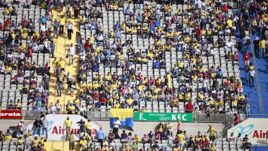 Detalle de la grada Sur del Gran Canaria ante el Girona. | j.c. castro