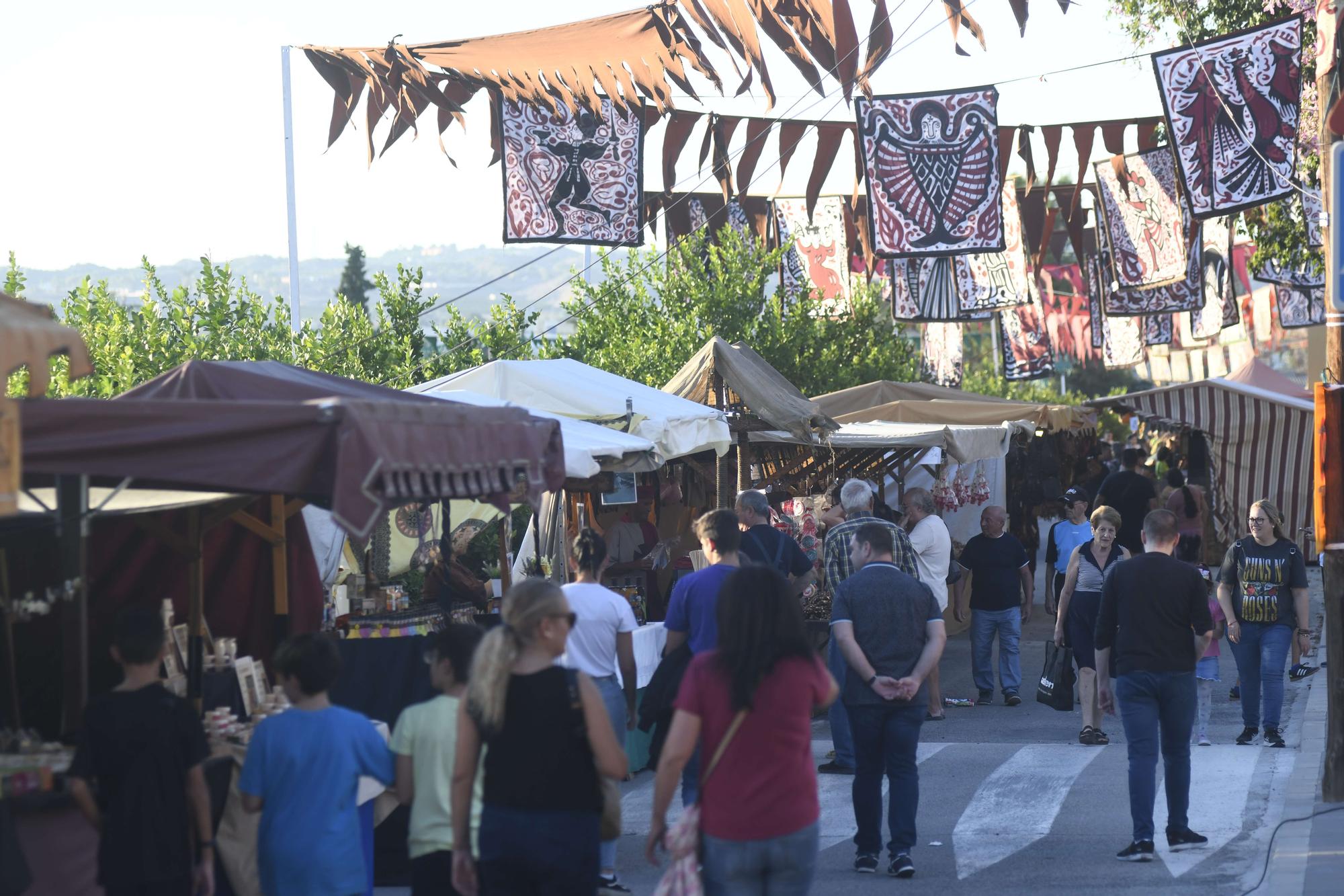 El mercadillo medieval de Guadalupe, en imágenes